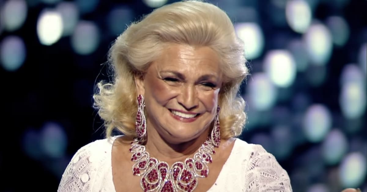 Brechó com peças de Hebe Camargo homenageia apresentadora e arrecada fundos para caridade