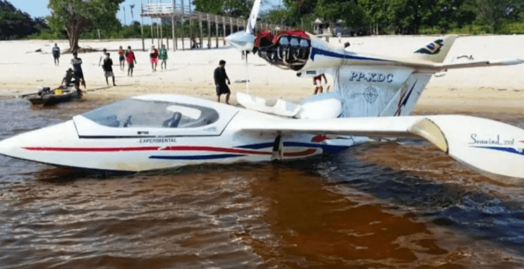 Avião cai no rio Andirá, em Barreirinha, interior do Amazonas