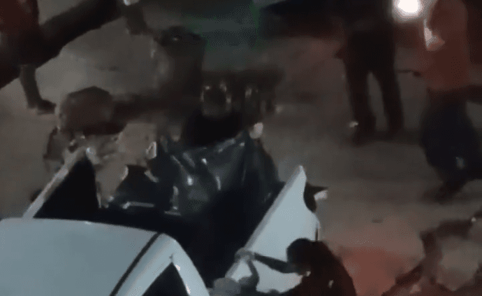 VÍDEO: Corpos de crianças indígenas esquartejadas em Barreirinha chegam a Parintins