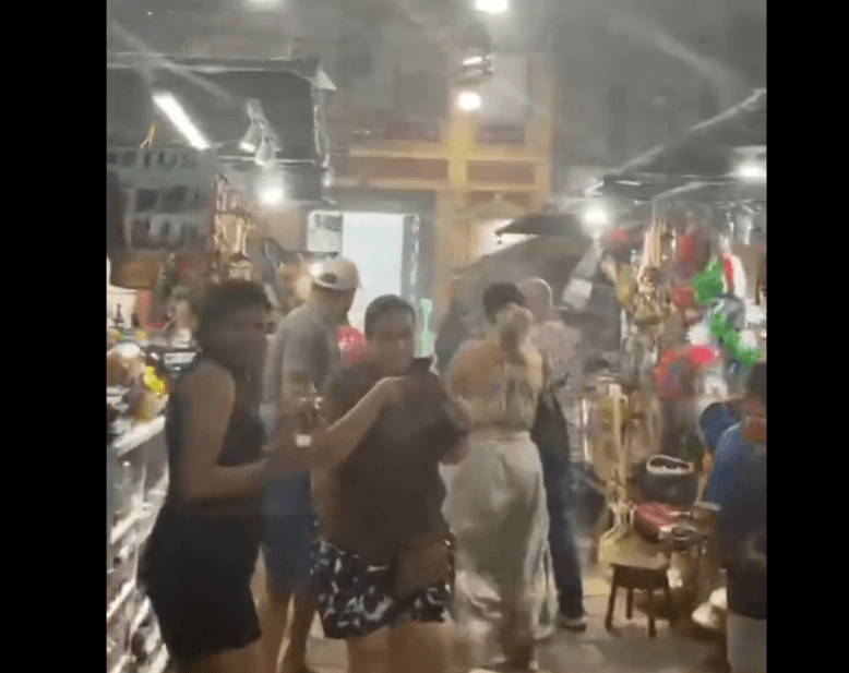 Vídeo mostra alagamento no Mercado Municipal de Manaus durante forte chuva