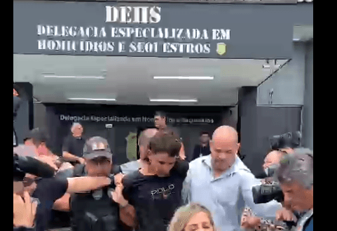 VÍDEO: Suspeito de matar motorista de APP é agredido por familiares da vítima em Manaus