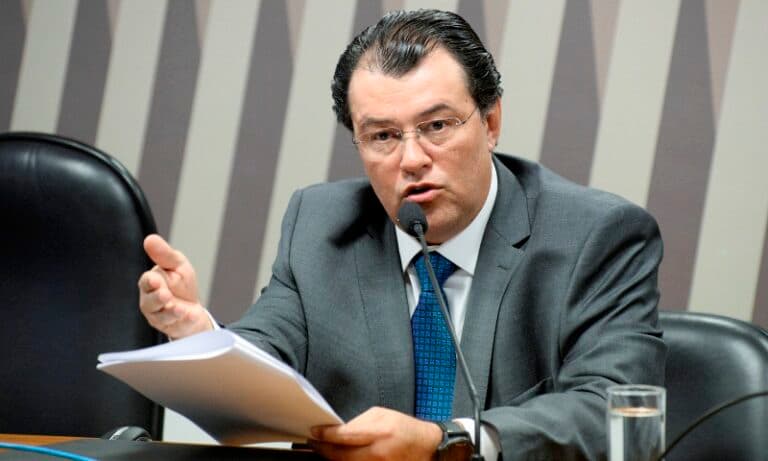 Eduardo Braga lidera disputa ao Senado; Alberto Neto e Wilson Lima dividem segundo lugar