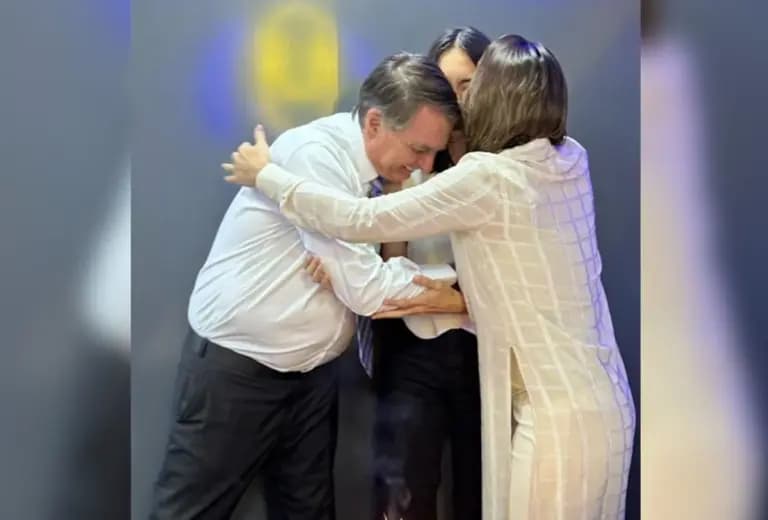 Michelle posta foto com Bolsonaro no aniversário da filha e fala de “injustiça”