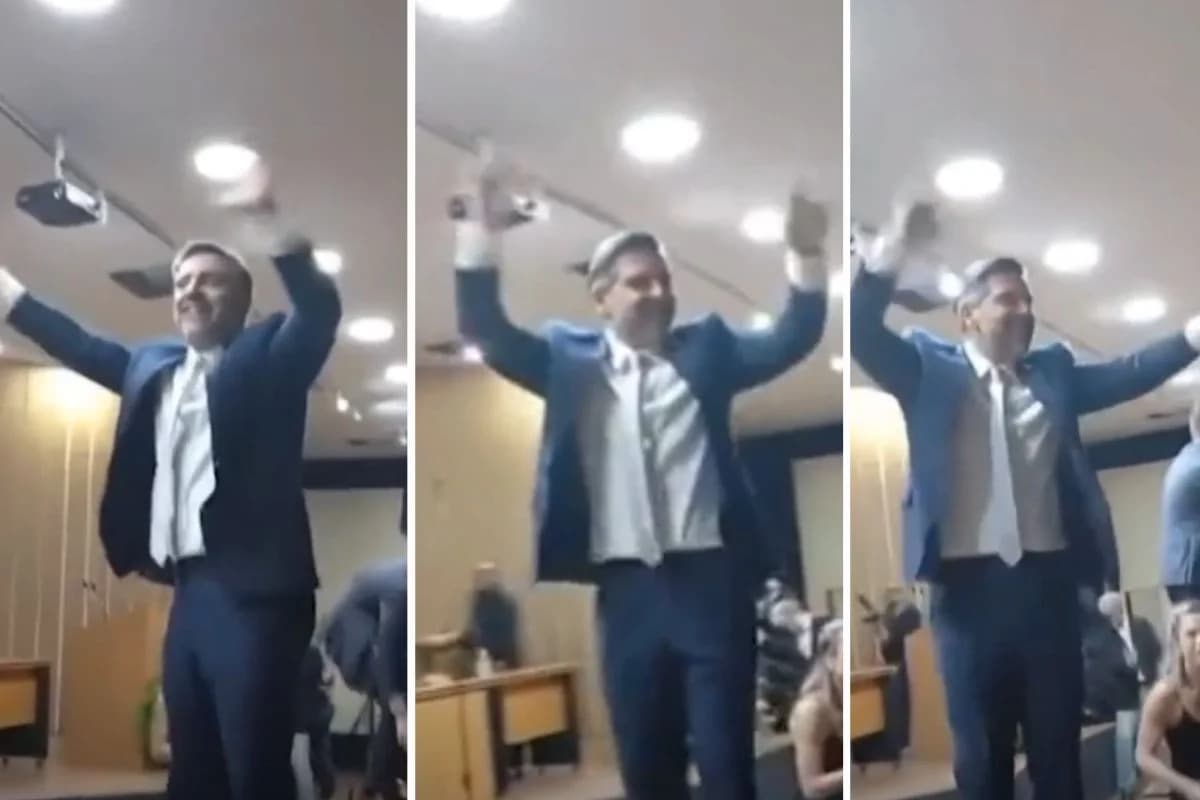 Vereadores de SP são filmados dançando em cima das mesas do plenário, e podem ser punidos por quebra de decoro