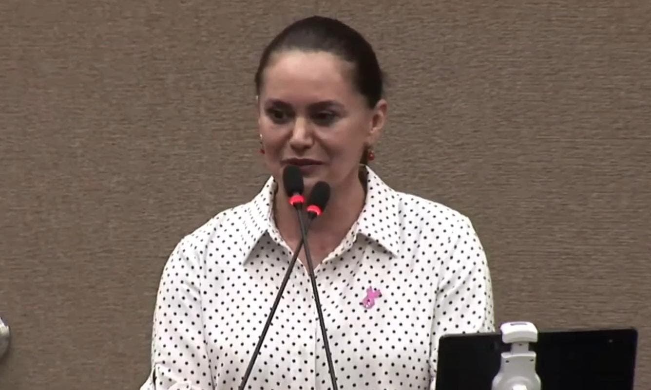 Pronta para assumir vaga na Aleam, Professora Jacqueline faz discurso de despedida na CMM