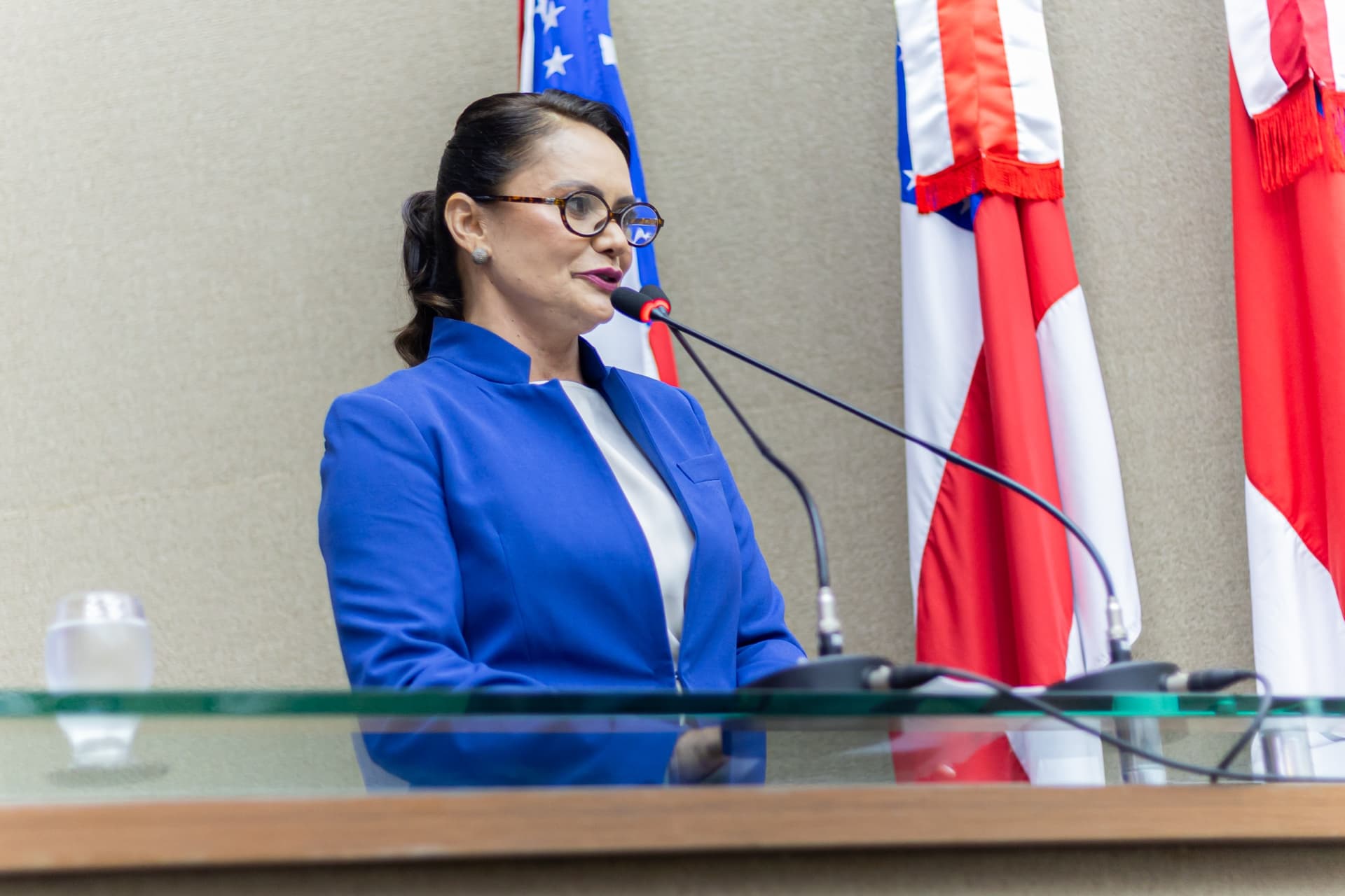 Professora Jacqueline se torna a 22ª mulher da história do Amazonas a assumir mandato na Aleam