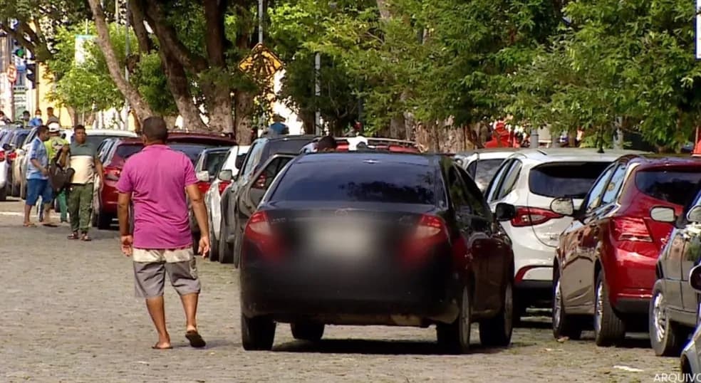 Proposta pode multar quem ‘se acha dono da rua’: deputado do AM quer liberar uso de vagas públicas