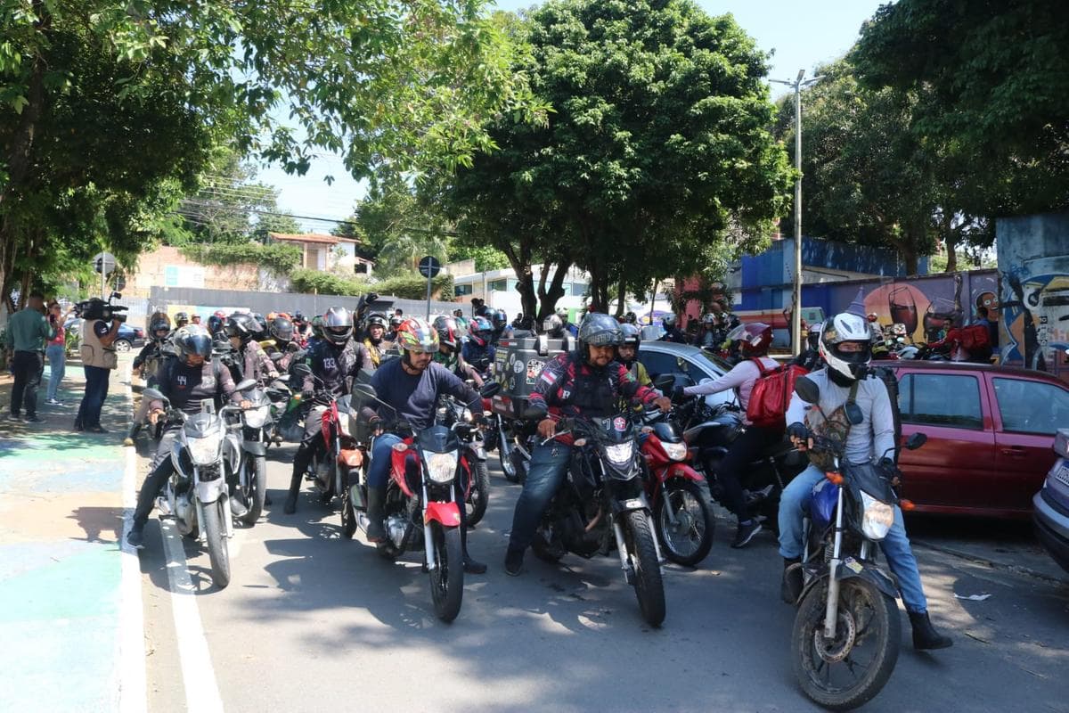Proposta em Manaus quer regulamentar transporte de cargas feito por autônomos e motoboys