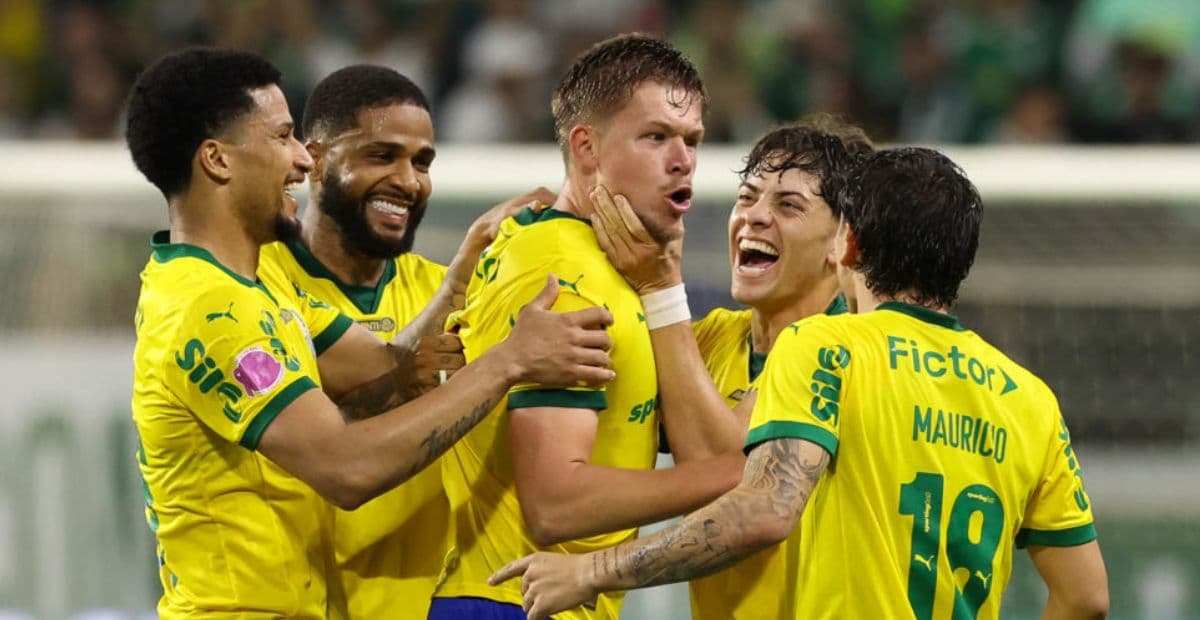 Palmeiras goleia o Bragantino por 5 a 1 e mantém liderança do Brasileirão