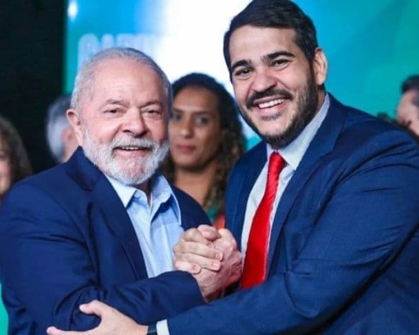 Lula deve indicar Jorge Messias para a vaga de Barroso no Supremo, diz colunista
