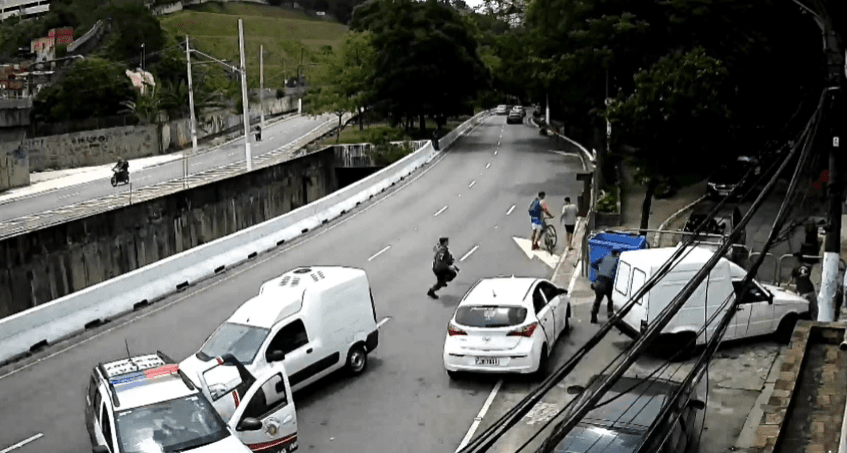 Suspeito morre com 15 tiros durante confronto com policiais em São Paulo