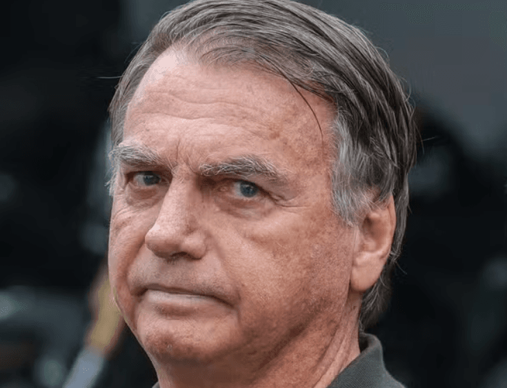 Defesa de Bolsonaro atribui a “confusão mental” dano em tornozeleira e pede prisão domiciliar