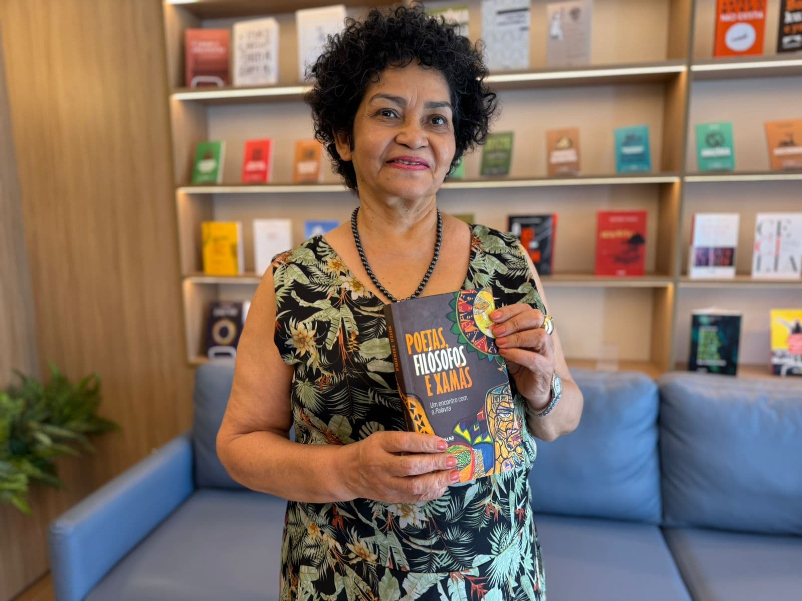 Doutora em Filosofia, Neiza Teixeira lança livro ‘Poetas, filósofos e xamãs – um encontro com a Palavra’