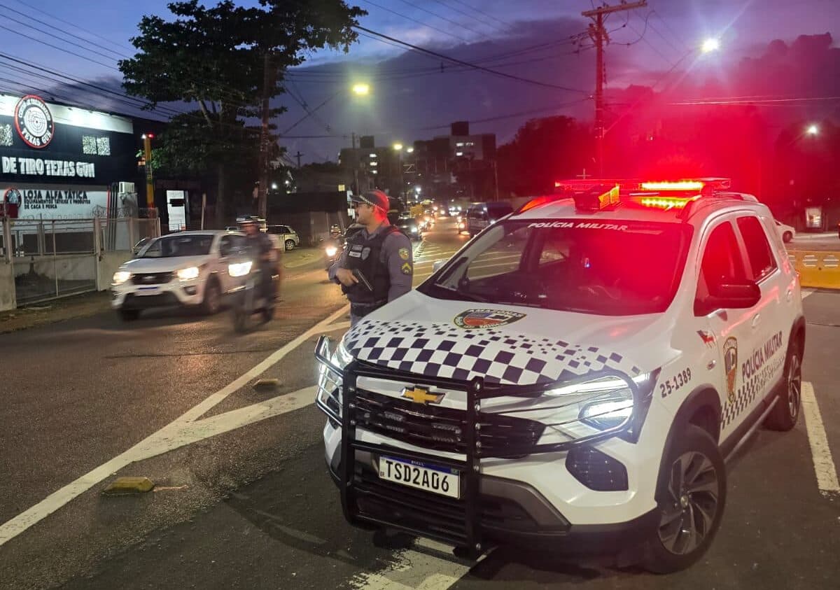PM de folga prende suspeito de atirar na frente da casa da namorada em Lábrea
