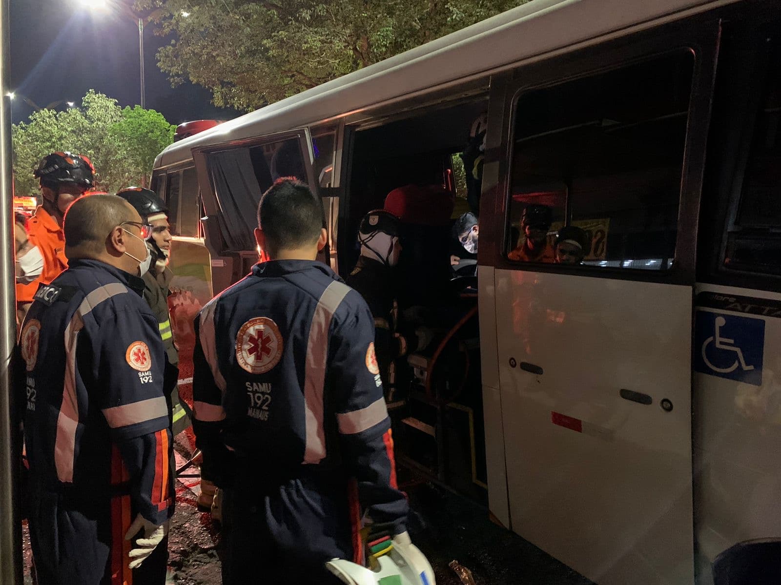 Acidente na avenida Rodrigo Otávio deixa 9 feridos em Manaus