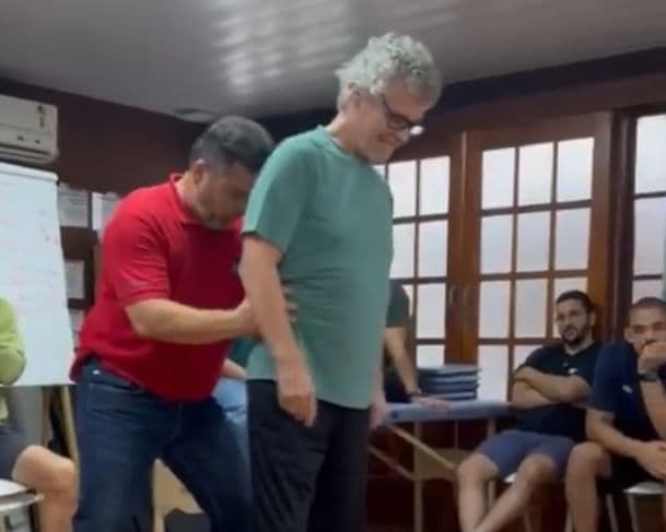 Carlinhos de Jesus volta a sambar após ser diagnosticado com doença autoimune