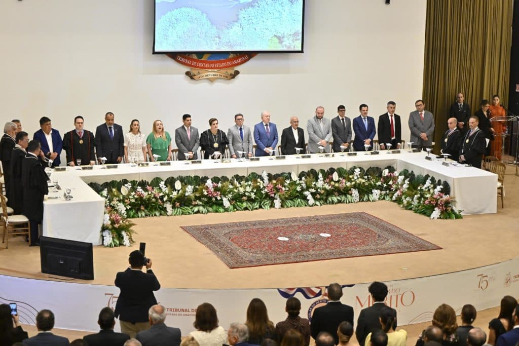 Colar do Mérito de Contas: TCE-AM reconhece 21 personalidades que atuaram com excelência no serviço público