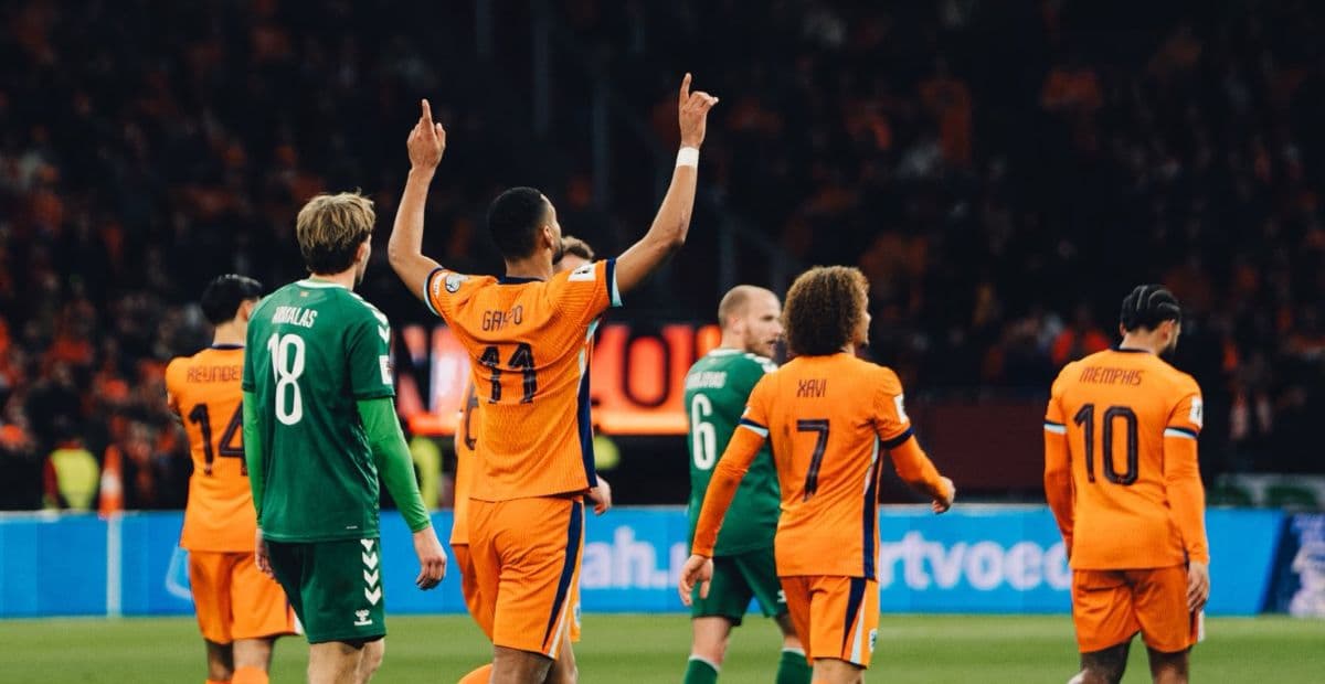 Holanda goleia a Lituânia, chega aos 20 pontos e carimba vaga na Copa de 2026