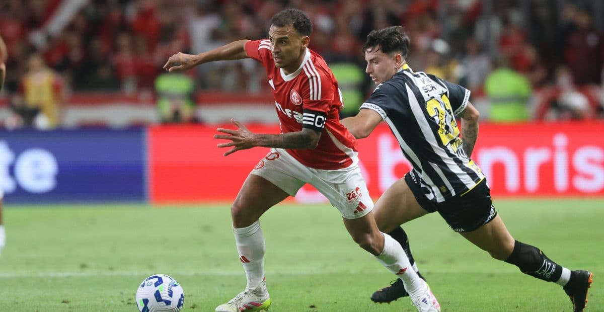 Inter domina, mas Santos reage e empate embola briga contra rebaixamento no Brasileirão