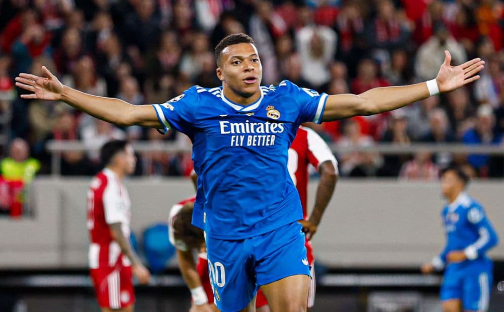 Real Madrid vence o Olympiacos com quatro gols de Mbappé na Champions