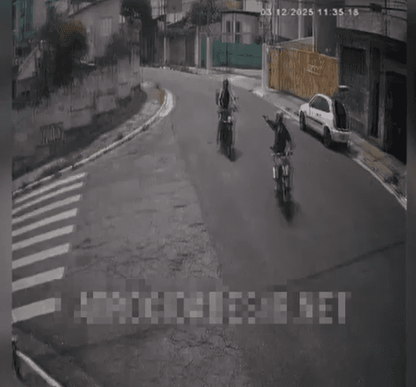 Policial aposentado reage a assalto e baleia criminoso na cabeça em SP