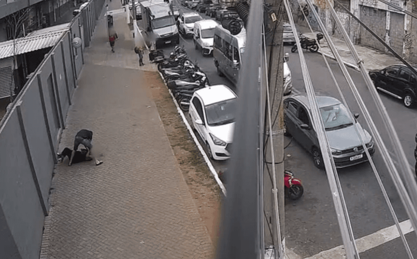 Mulher é enforcada em plena rua no centro de SP; agressor é preso em flagrante