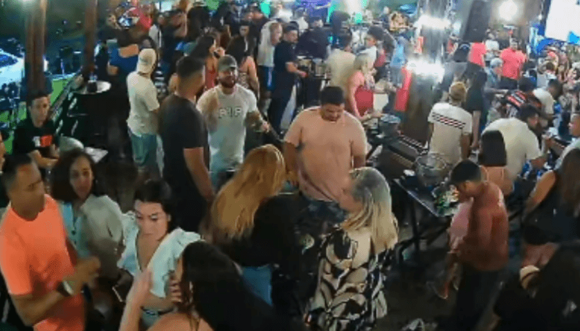 VÍDEO: Passista da Grande Família denuncia agressões dentro de bar em Manaus