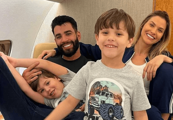 Gusttavo Lima revela que filhos sonham em andar de ônibus