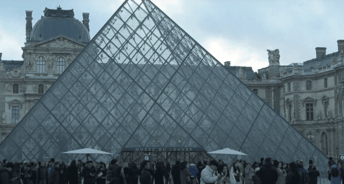 Museu do Louvre reabre parcialmente após greve de funcionários