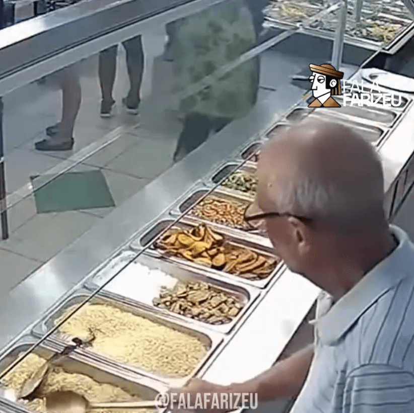 Cliente deixa cair dentadura em feijão de restaurante self-service e cena viraliza