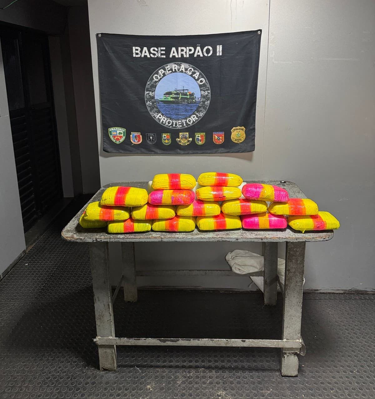 Polícia apreende bote com carga de drogas avaliada em R$ 1 milhão no AM