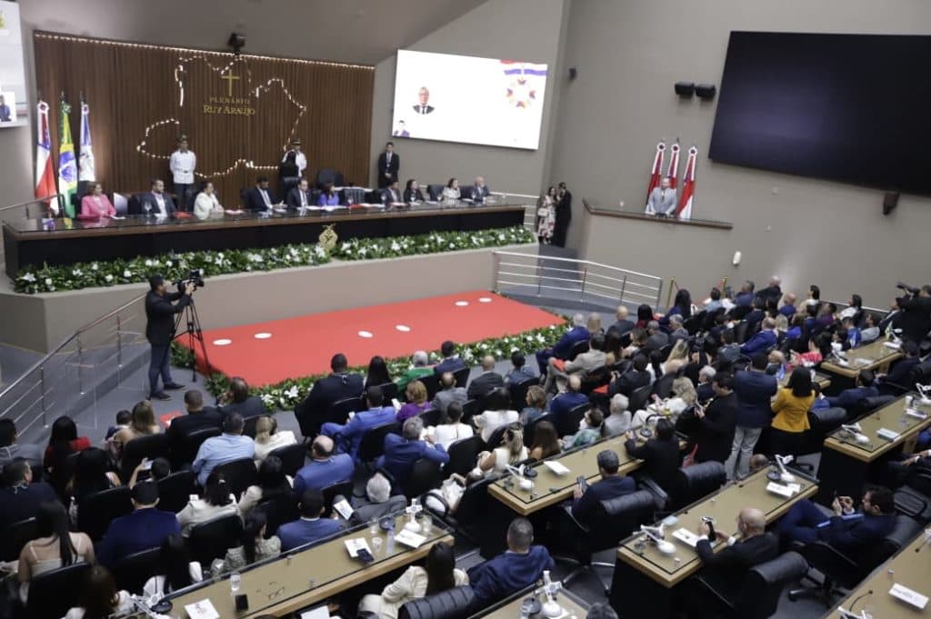 Deputados do AM aprovam empréstimo de R$ 327 milhões para governo do Estado