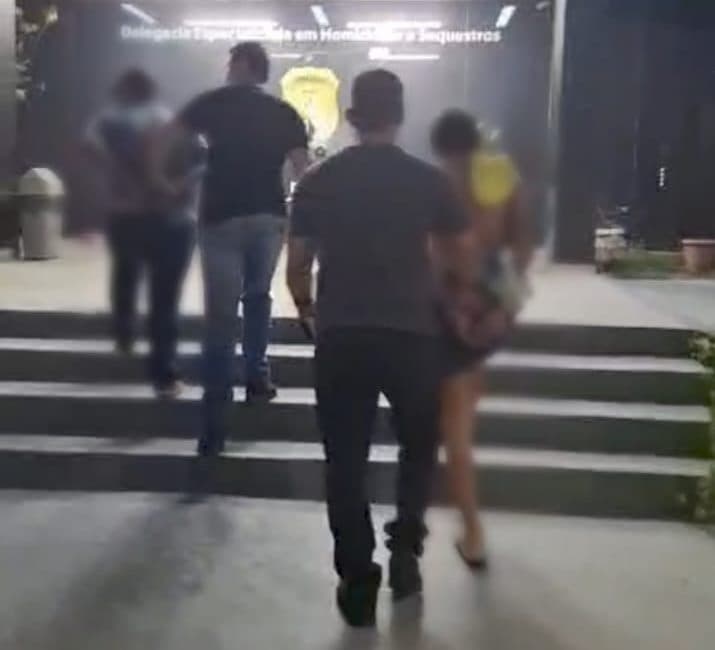 Irmãos são presos por matar homem a facadas em Manaus