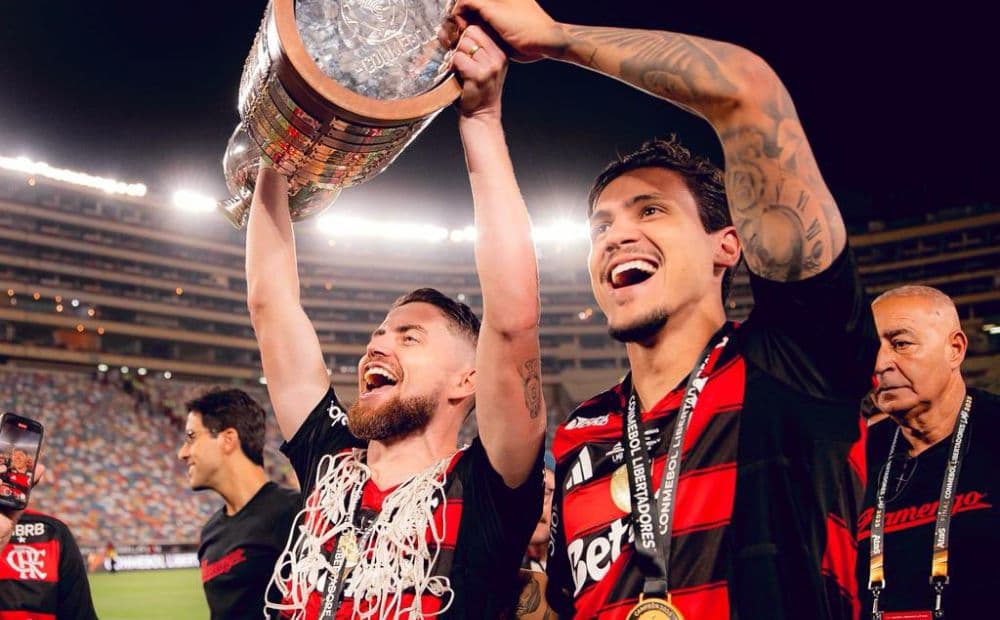 Com tetra da Libertadores, Flamengo antecipa 2026 e já negocia com goleiro e zagueiro