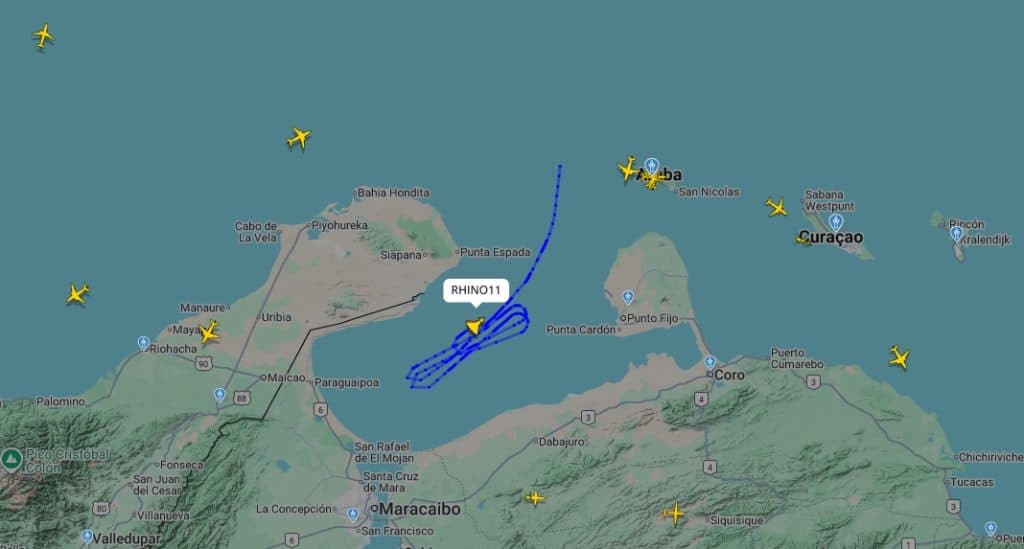 Caças F-18 americanos sobrevoam golfo da Venezuela, aumentando tensão entre os países