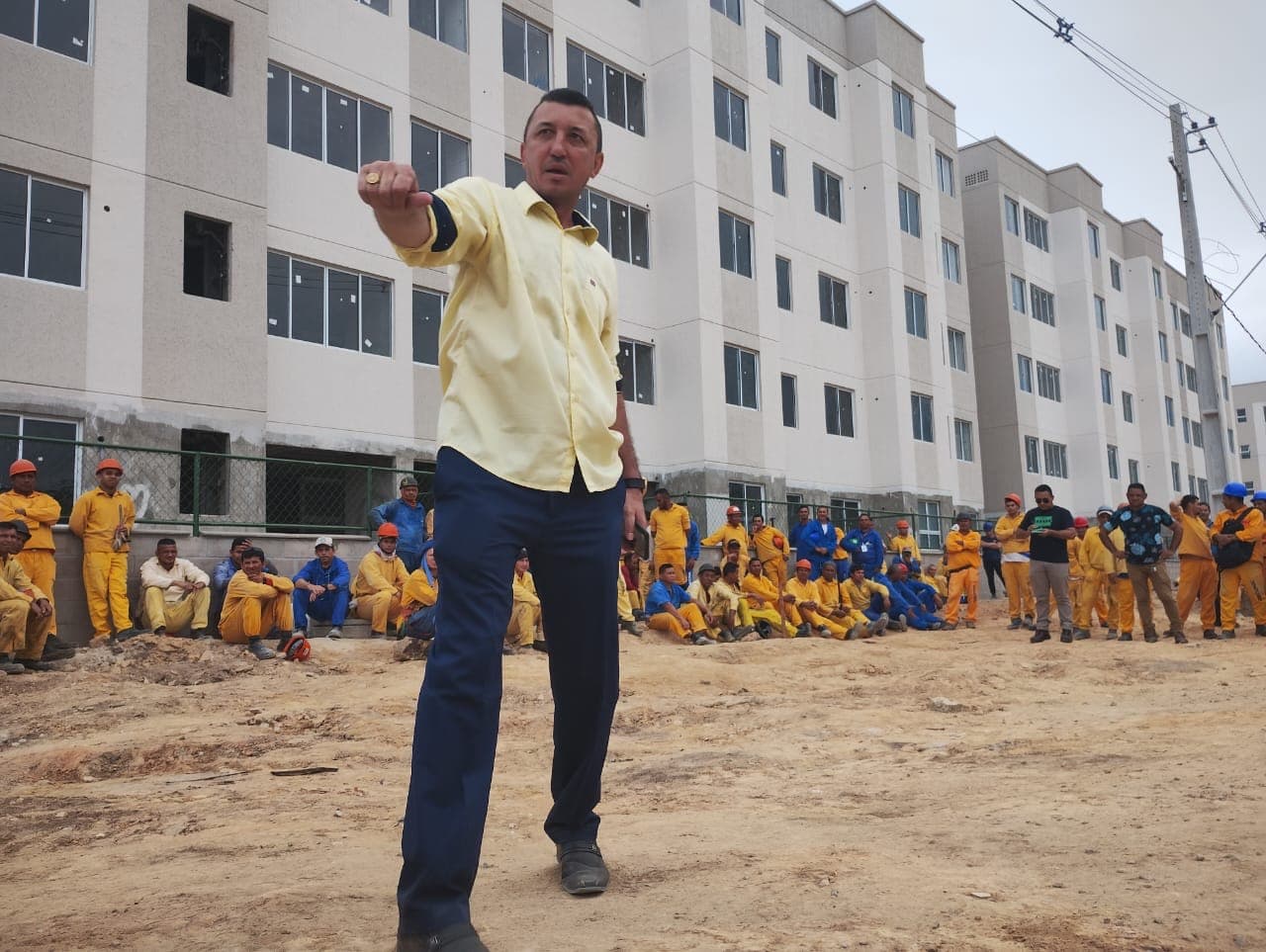 “Quem fala mal do prefeito é porque tá com inveja”, afirma Sassá em apoio a David Almeida