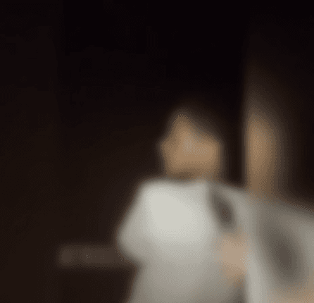 Vídeo mostra jovem sendo ameaçado e agredido por traficantes