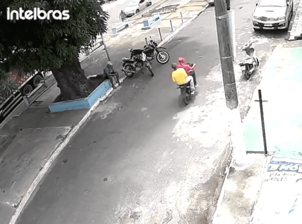 VÍDEO: Jovem é assassinado a tiros em área movimentada no Pará