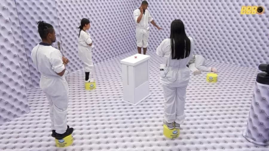 VÍDEO: Rafaella passa mal e Quarto Branco do BBB 26 chega ao fim