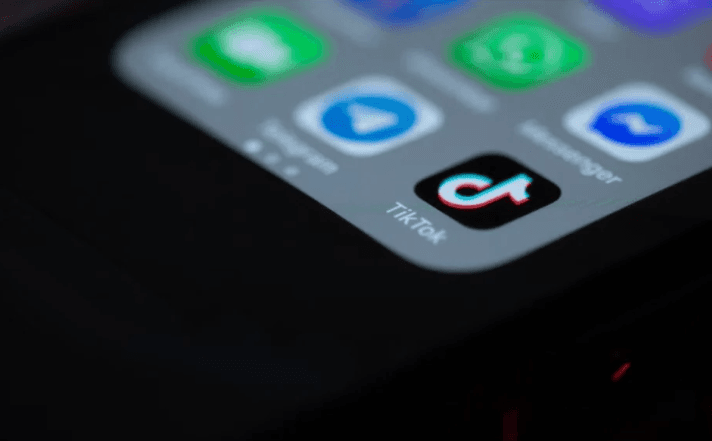 Banco é condenado por obrigar funcionária a fazer dancinhas nas redes sociais