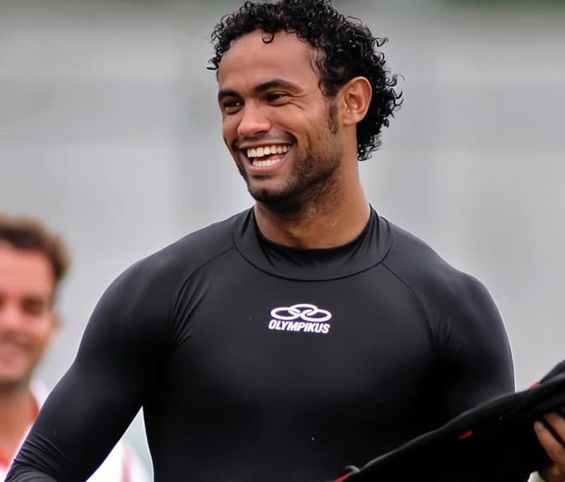 Vasco-AC perde patrocinadores após estreia do goleiro Bruno