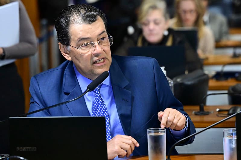 Disputado a tapa pelos pré-candidatos, MDB é a noiva mais cobiçada do processo eleitoral no AM