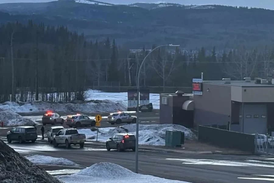 Chacina em escola deixa 10 mortos e mais de 25 feridos no Canadá