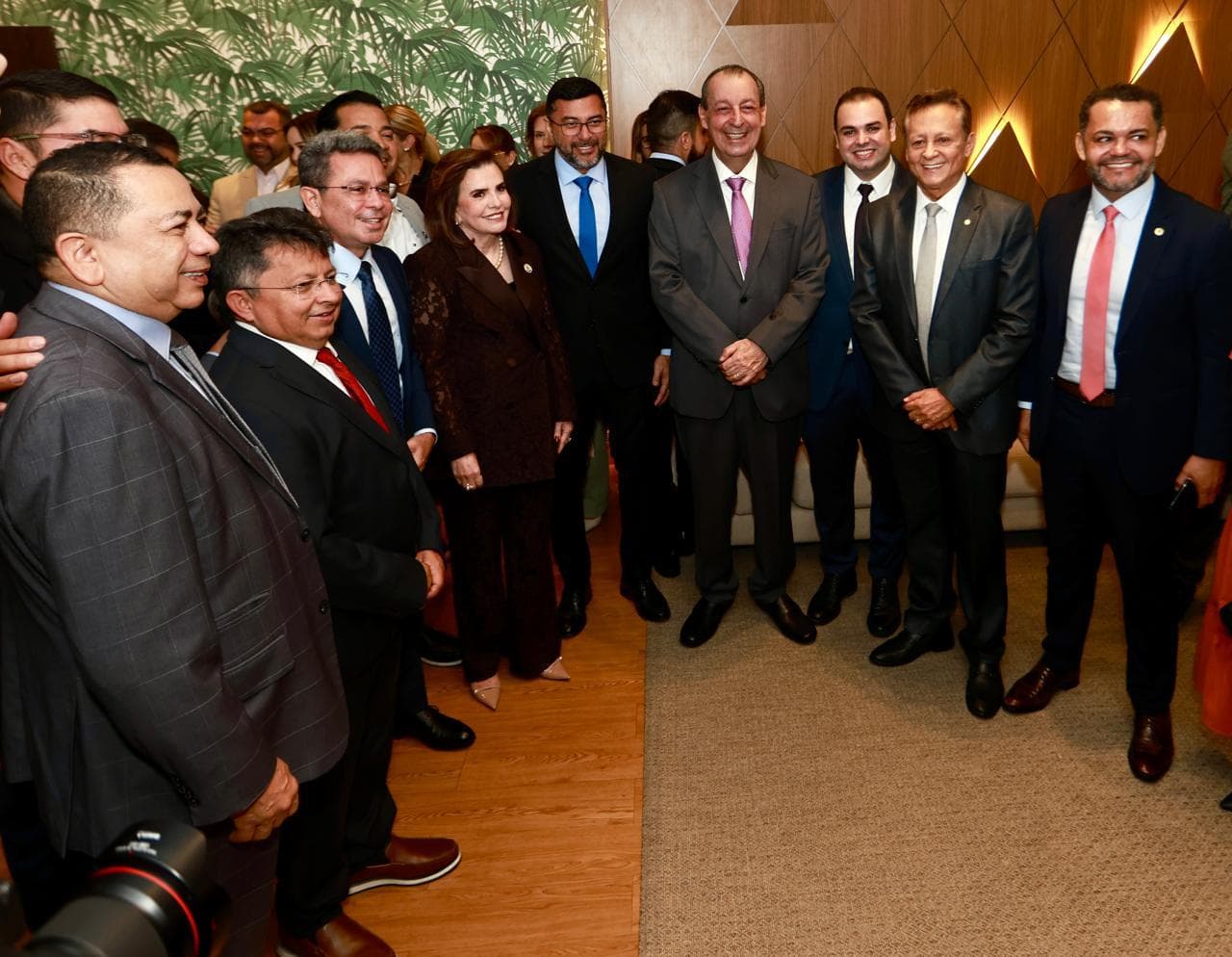 Evento no Tribunal de Contas do AM reúne autoridades e aquece bastidores