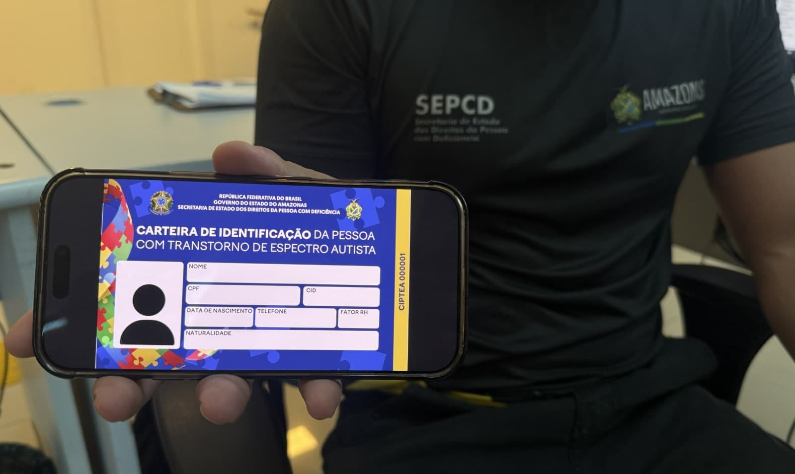 Saiba como solicitar nova carteira de identificação para pessoa com autismo no AM