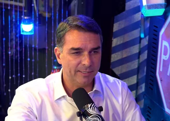 Flávio Bolsonaro será ouvido pela PF por acusações contra Lula