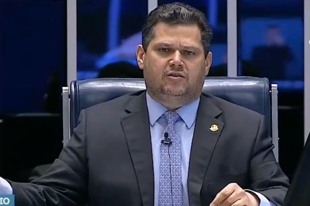 Alcolumbre confirma relatório da PEC da escala 6×1 para quarta-feira (2/9)
