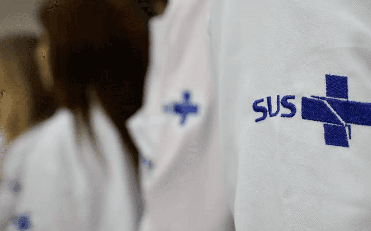 Curso gratuito de IA para gestores do SUS oferece 12 mil vagas em todo o país; confira