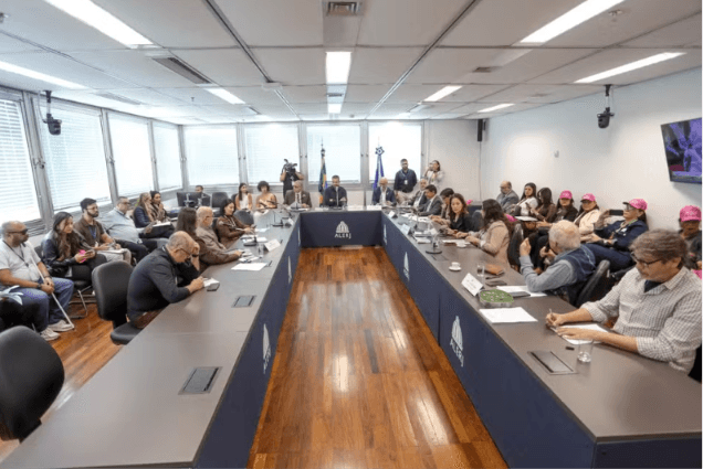 Nova punição? Agressores de mulheres podem ser obrigados a usarem tornozeleira rosa