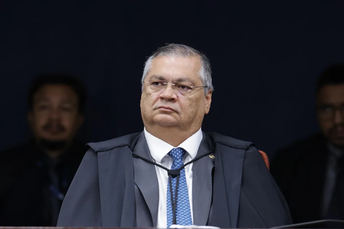 Flávio Dino dá 10 dias para Lula e Congresso explicarem emendas